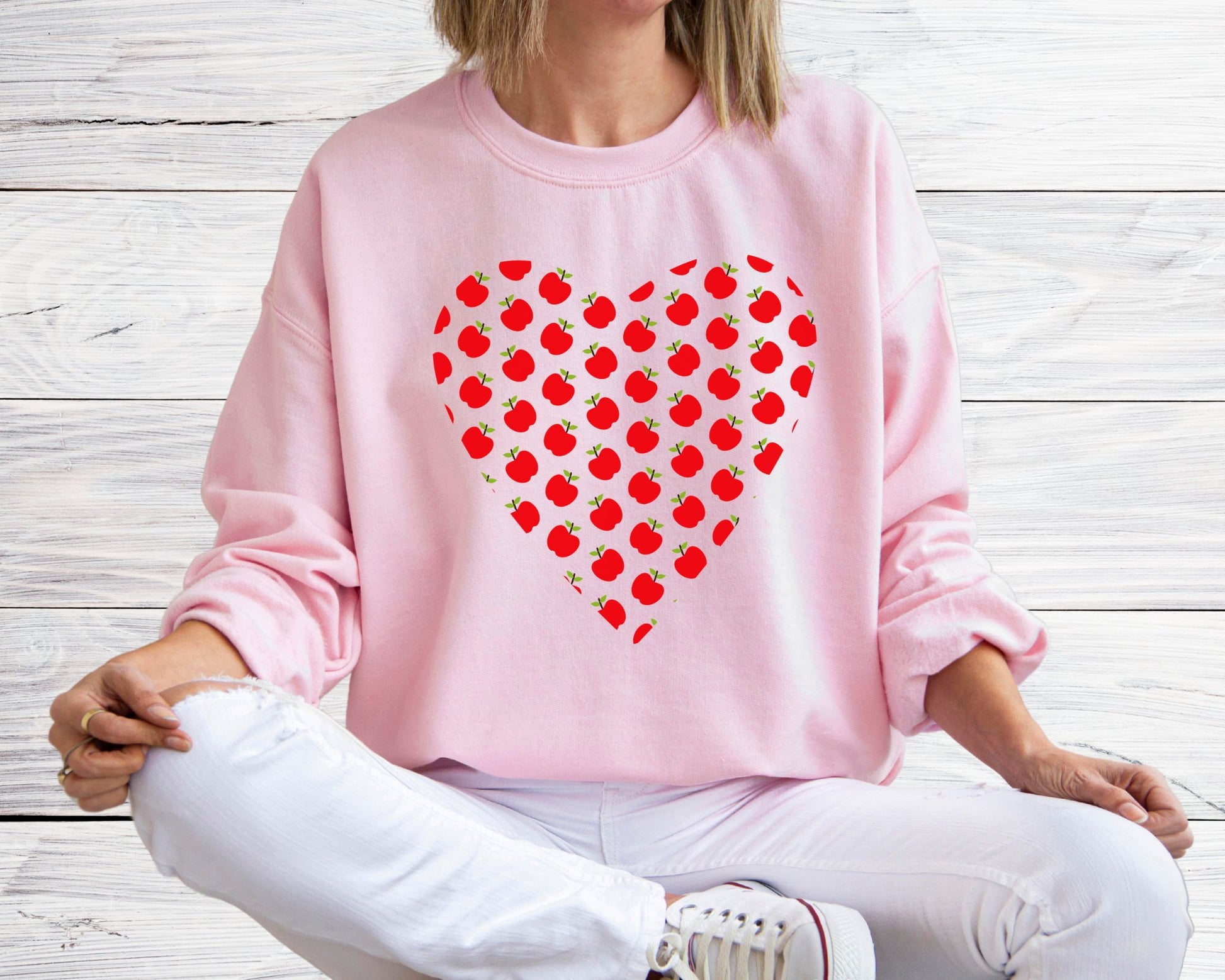 Apples Heart Teacher Sweatshirt - teachngear